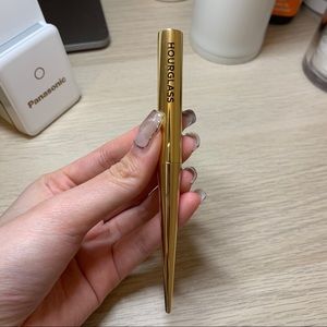 Hourglass confession ultra slim high intensity refillable lipstick-I’m Addicted